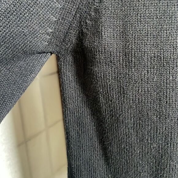 Daily/Ritual 100% Cotton Classic Black Crewneck Sweater (Size: Medium) - Picture 10 of 14